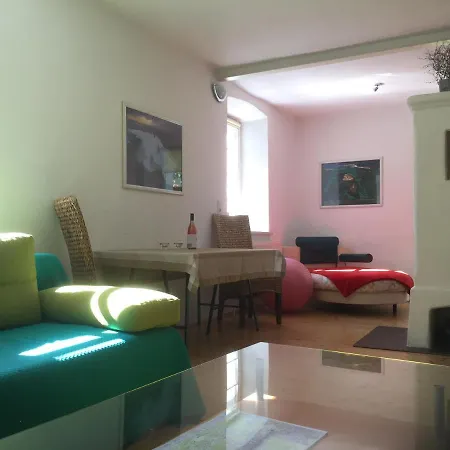 Alexander Apartment *